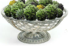 Garden design:Centerpiece of Garden Orbs