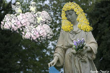 Garden design:"Please forgive me." Garden design:The Goddess Apologia