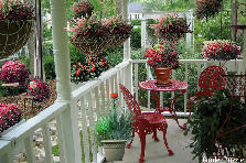 Garden design:It just fills you up with warmness... Garden design:PICTURE MY PORCH IN RED