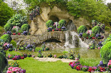 Garden design:An old water cave garden