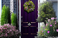 Garden design:I love colored Doors and beauitful door wreaths. Garden design:Welcome